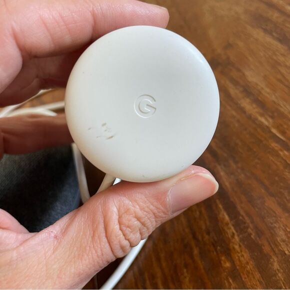 Google Nest Mini Gray Smart Speaker (European plug) with Adapter - Picture 3 of 5